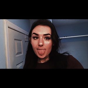 Meet your Posher, Leah